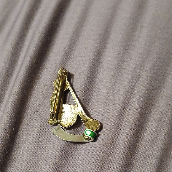 Switzerland Souvenir Pin with Red and Green Accents - Picture 2 of 3